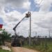 EDEEste instala redes eléctricas en Santana Bella, Higüey beneficiando a decenas de familias