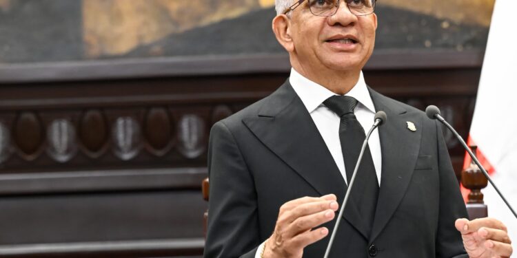 Presidente del Senado reafirma compromiso de legislar con transparencia, responsabilidad y visión a favor del país