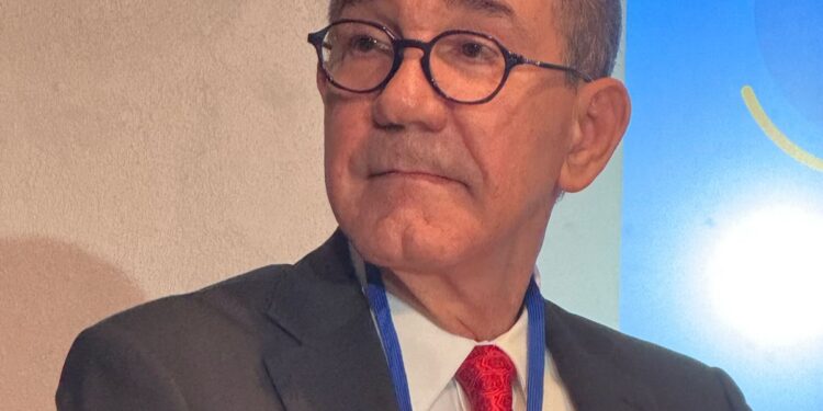 García Fermín destaca necesidad de fortalecer sistema de educación e investigación