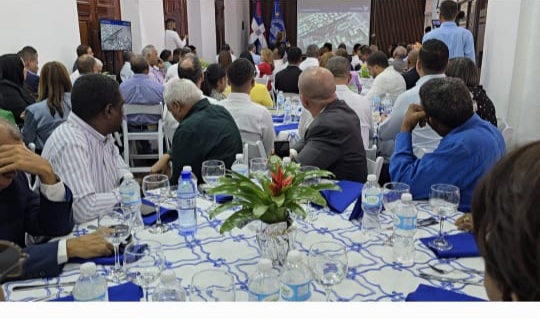 Carolina Mejía discute con el CODIA los alcances de “Santo Domingo del Mar”El proyecto es parte del Plan Integrado de la capital dominicano