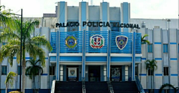 Policía Nacional apresa a mujer acusada de estafa electrónica y robo de identidad