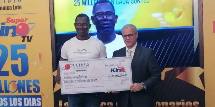 LEIDSA entrega 25 millones a empleado privado ganador del Súper Kino Tv