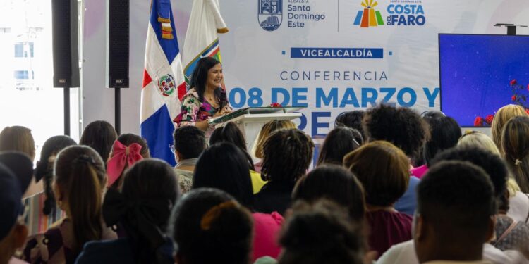 Ayuntamiento de Santo Domingo Este conmemora el Día Internacional de la Mujer con conferencia sobre los derechos humanos