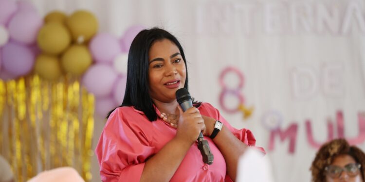 Diputada Leyvi Bautista realiza “una tarde de té” en un conversatorio conmemorativo por el Día de la Mujer