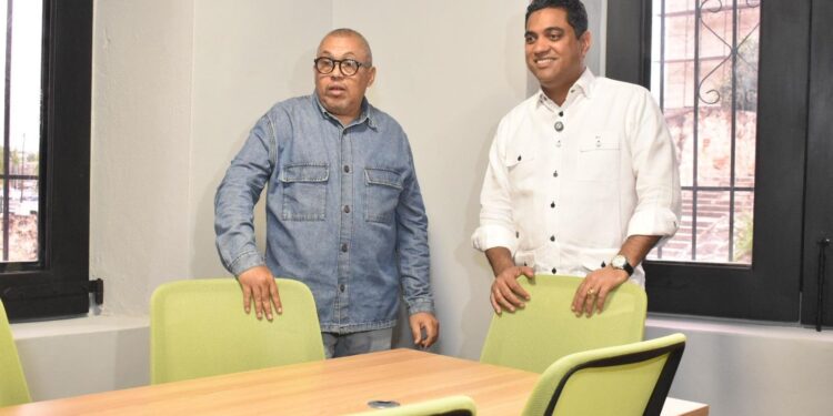 Ministro Kelvin Cruz entrega remozadas oficinas de la ACD
