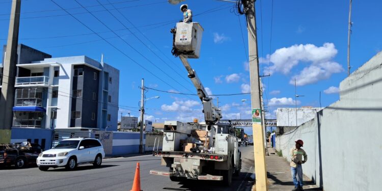 EDEEste fortalece la iluminación en el Gran Santo Domingo con inversión superior a RD$1.7 millones