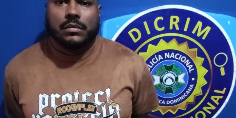 Arrestan cabecilla de red que estafaba vía las redes sociales