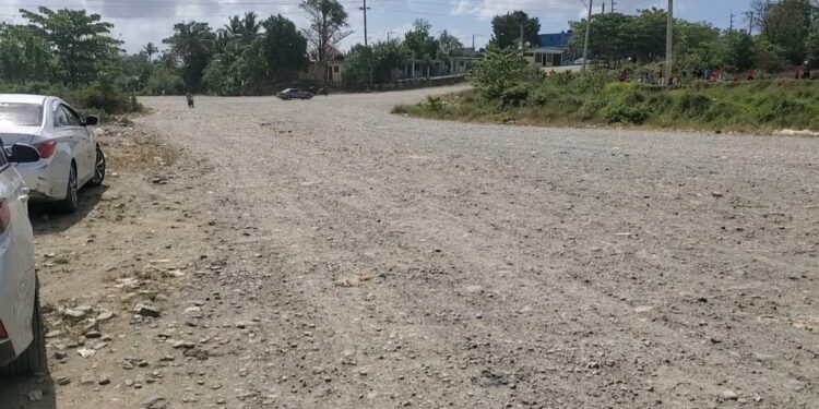 Demandan  continuación de trabajos de avenida circulación Los Alcarrizos