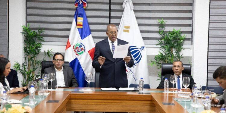 Comisión ejecutiva de Burocracia Cero y la Contraloría coordinan esfuerzos para impulsar transformación digital del Estado