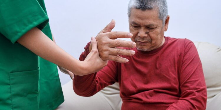 ¿Tus temblores son causados por el Parkinson o por una afección que lo imita?