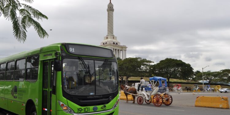 OMSA transporta a usuarios del Teleférico de Santiago suspendido por mantenimiento desde este lunes 21 de abril