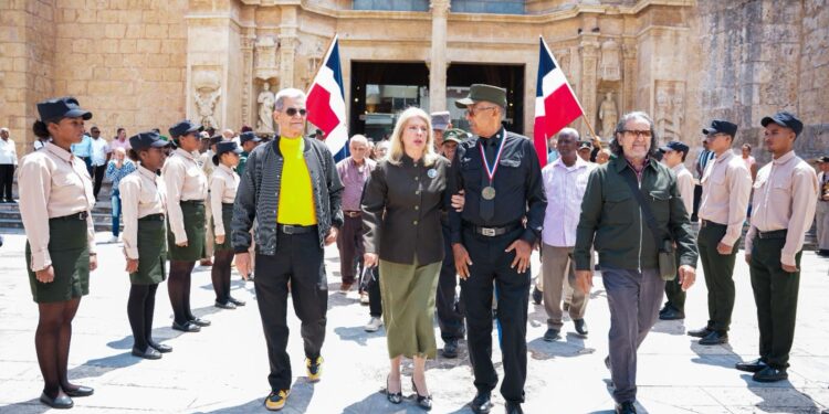 Conmemoran 60 años de la Revolución de Abril con misa, marcha y homenaje a Caamaño