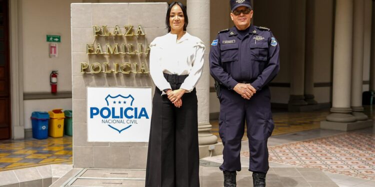 Ministra de&nbsp; Interior y Policía&nbsp; aborda con líderes salvadoreños estrategias de orden, seguridad y convivencia ciudadana