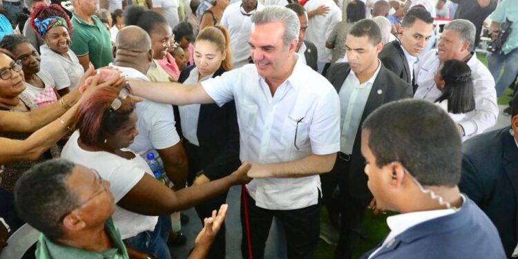 Presidente Abinader inaugurará carretera en SPM, polideportivos en SDE y nuevo centro de retención vehicular en SDO