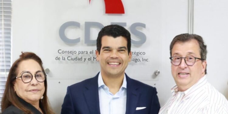 Wellington Arnaud agradece integración del INAPA como miembro activo del CDES en Santiago