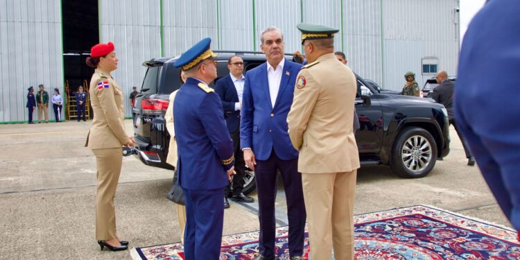 Presidente Abinader regresa al país tras concluir gira internacional con logros diplomáticos, ambientales y económicos