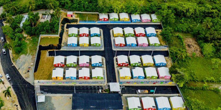 Gobierno dignifica la vida de 40 familias con entrega de viviendas en Cañada Honda San Cristóbal