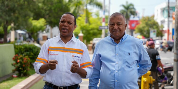 Milton Morrison director de INTRANT restablece la red semafórica de San Cristóbal en tiempo récord 