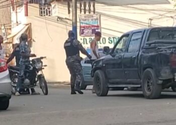 Policias en Los Alcarrizos continúan despojando a motoristas de sus motos, por simples infraccion