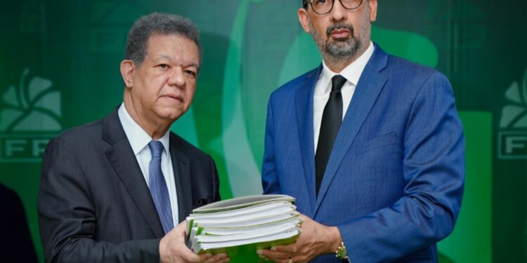 Fuerza del Pueblo avanza en etapa de revisión tras inscripción de 2,228 aspirantes a cargos internos