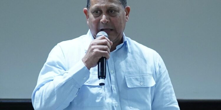 Presidente de Fedomu Nelson Núñez llama a alcaldes a manejar recursos con transparencia