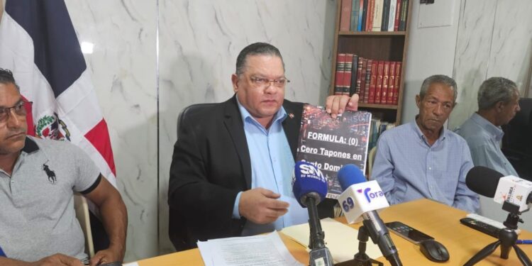 Mario Díaz se opone al comunicado del sector empresarial de la República Dominicana