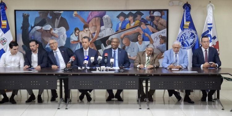 INDOTEL anuncia licitación del proyecto “UASD Conectada” para incrementar los niveles de conectividad en recintos de Santo Domingo, Santiago, San Pedro y San Francisco