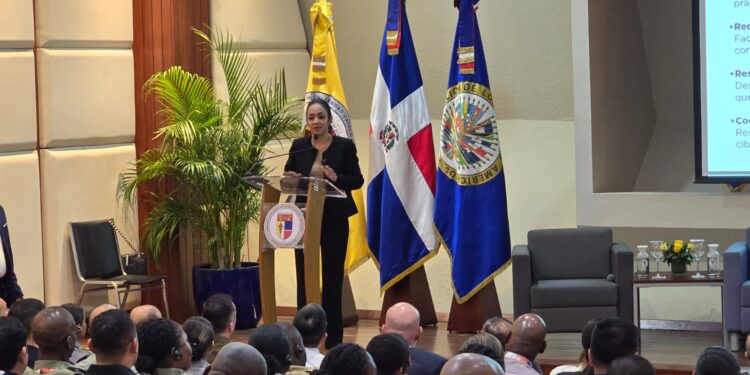 Instituciones conocen buenas prácticas policiales en RD