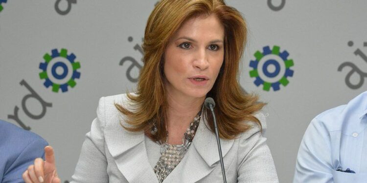 Circe Almánzar pide la promulgación de la Ley de Residuos Sólidos