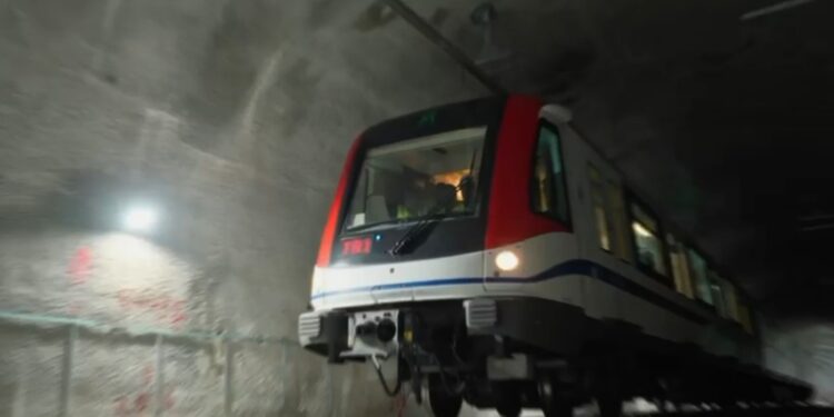 Opret Inicia pruebas dinámicas de trenes en el Metro de Los Alcarrizos (Línea 2C)