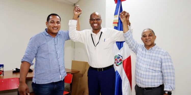 Catedrático Luis Pérez gana abrumadoramente&nbsp; presidencia Colegio Dominicano de Periodistas