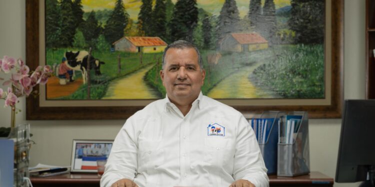 Director de CONALECHE felicita al presidente Abinader por la promulgación del nuevo Código Penal