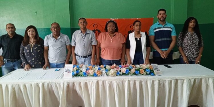 Corriente Magisterial presenta Boletín Voz Duartista en Mao