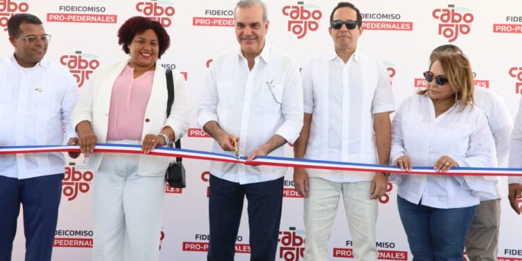 Presidente Abinader inaugura innovadora planta de tratamiento en Cabo Rojo para seguir impulsando el desarrollo de la Región Sur