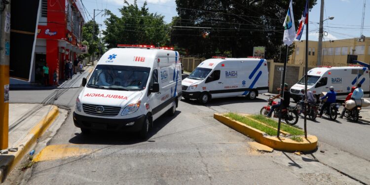 Sistema 911 entrega tres modernas ambulancias en Santiago Rodríguez para fortalecer la atención interhospitalaria