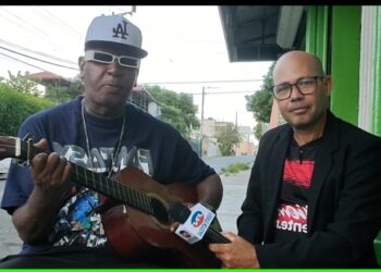 Cantante urbano Sonofire aprende a tocar guitarra