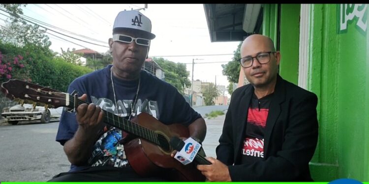 Cantante urbano Sonofire aprende a tocar guitarra