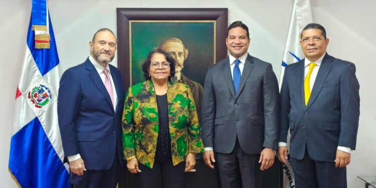 Cámara de Cuentas recibe visita del vicepresidente de la Asociación Interamericana de Contabilidad