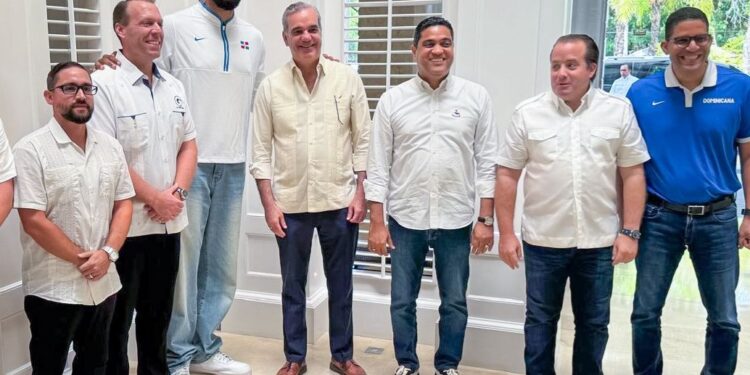 Presidente Abinader y Karl Towns construirán una arena en Tamboril
