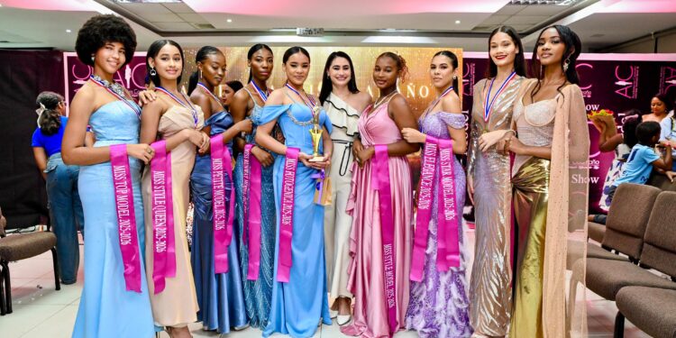 Academia Isis Caamaño celebró con éxito su Gran Gala Fashion Show 2025