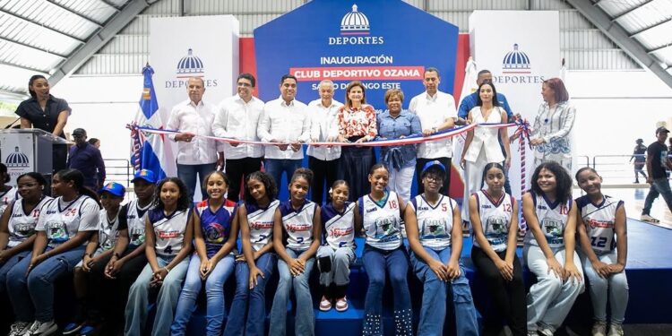 Vicepresidenta Raquel Peña y ministro Kelvin Cruz inauguran polideportivo en Ensanche Ozama con inversión de 92 millones