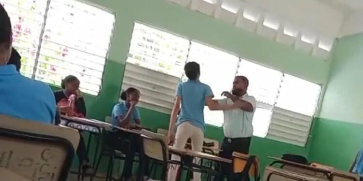 Comportamiento agresivo de estudiante en Liceo San José en Restauración causa indignación