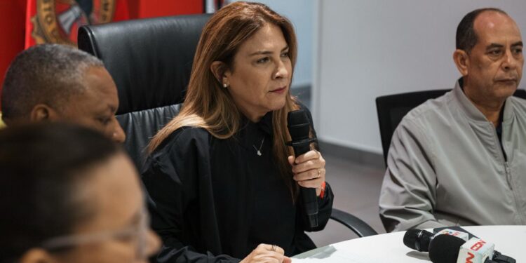 Carolina Mejía da seguimiento a medidas por onda tropical y exhorta a ciudadanos a colaborar