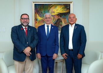 Ricardo de los Santos gestiona solución a problemática agua en Sánchez Ramírez