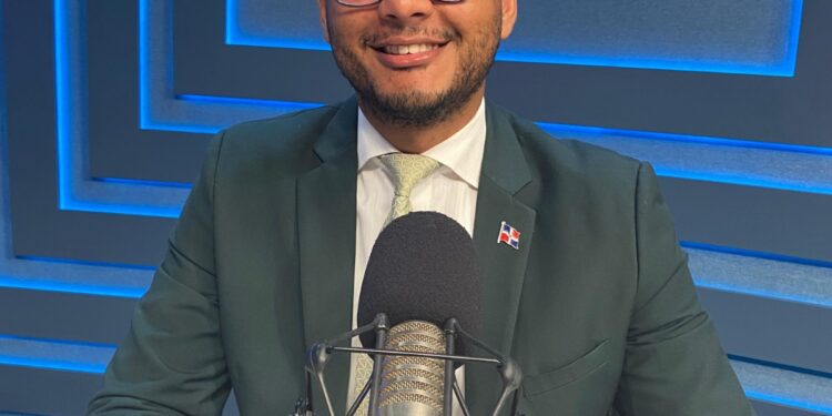 Daniel Alburquerque Cedeño asegura nueva ley de Compras y Contrataciones hará los procesos más cortos y efectivos