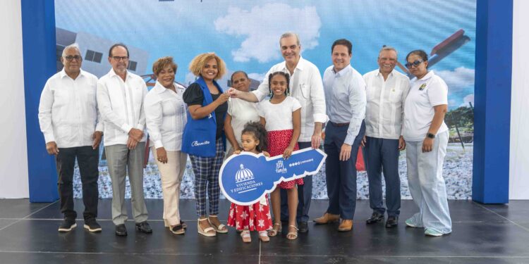 Banreservas financia 95 apartamentos entregados por el presidente Abinader en Pedro Brand