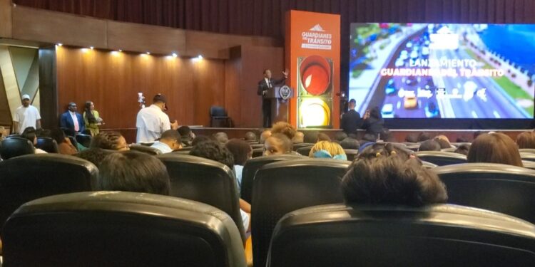 INTRANT lanza el programa voluntario “Guardianes del Tránsito” para impactar a 75 mil estudiantes y sumar ciudadanos comprometidos con la seguridad vial.