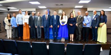 JCE incorpora en nueva Cédula símbolos patrios tras aval del Instituto Duartiano y la Comisión Permanente de Efemérides Patrias