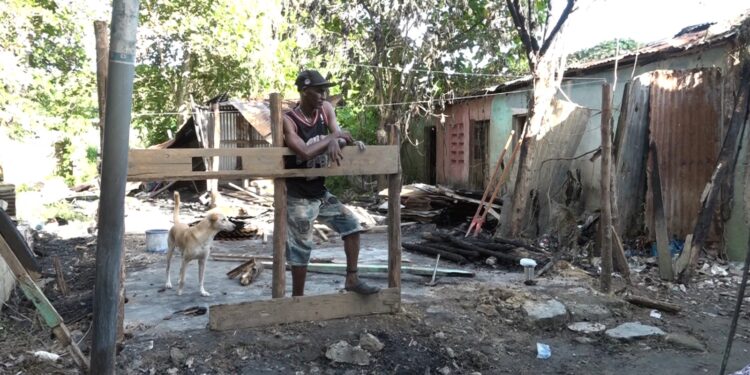 Anciano muere calcinado al incendiarse vivienda en Sabana Perdida