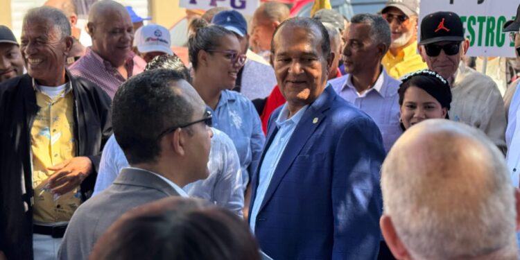 Senador Antonio Marte y abogados del PPG presentan querella contra empresario artístico Eladio Castro por difamación e injuria